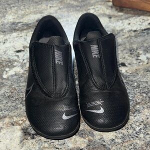 Nike Kids Black Slip-on
Cleats